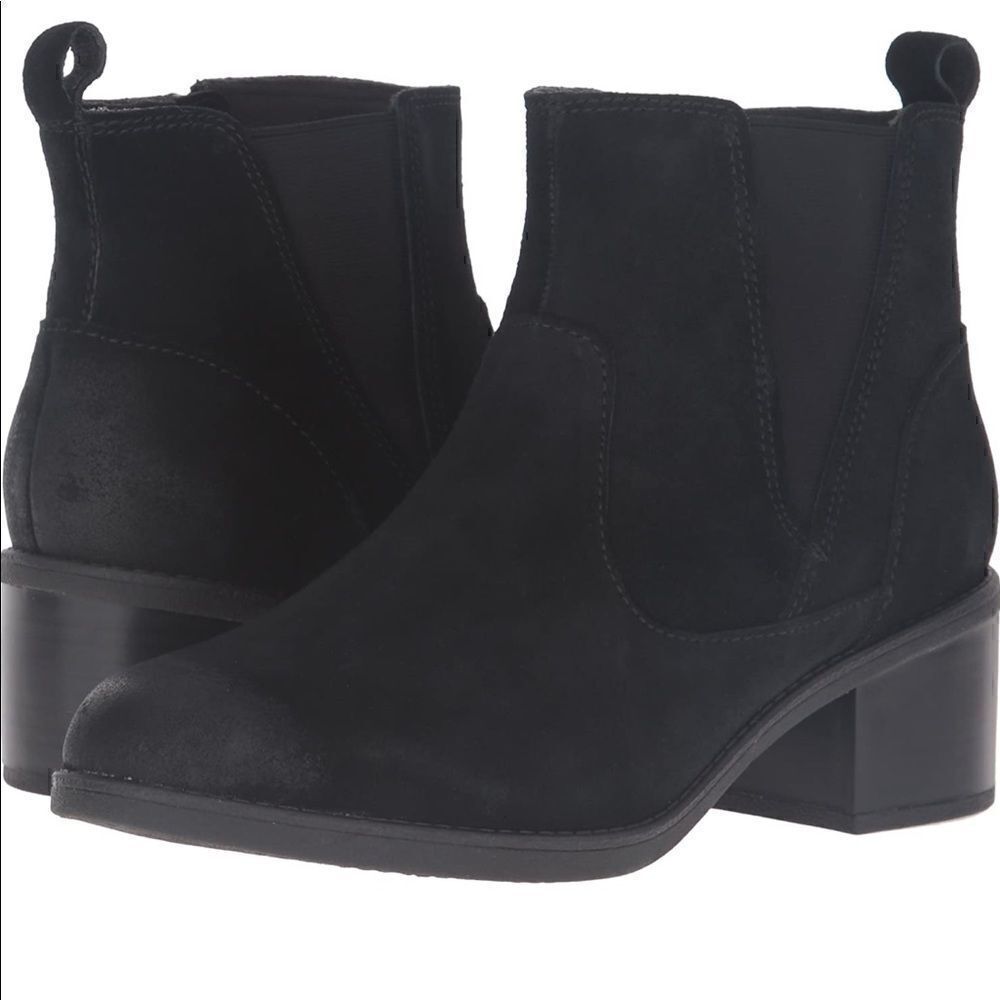 𝅺nwob Clarks Nevella Bell oil black suede booties